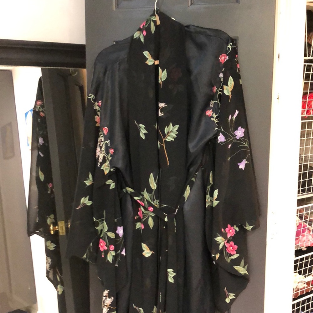 Vintage Victoria Secrets kimono style robe
